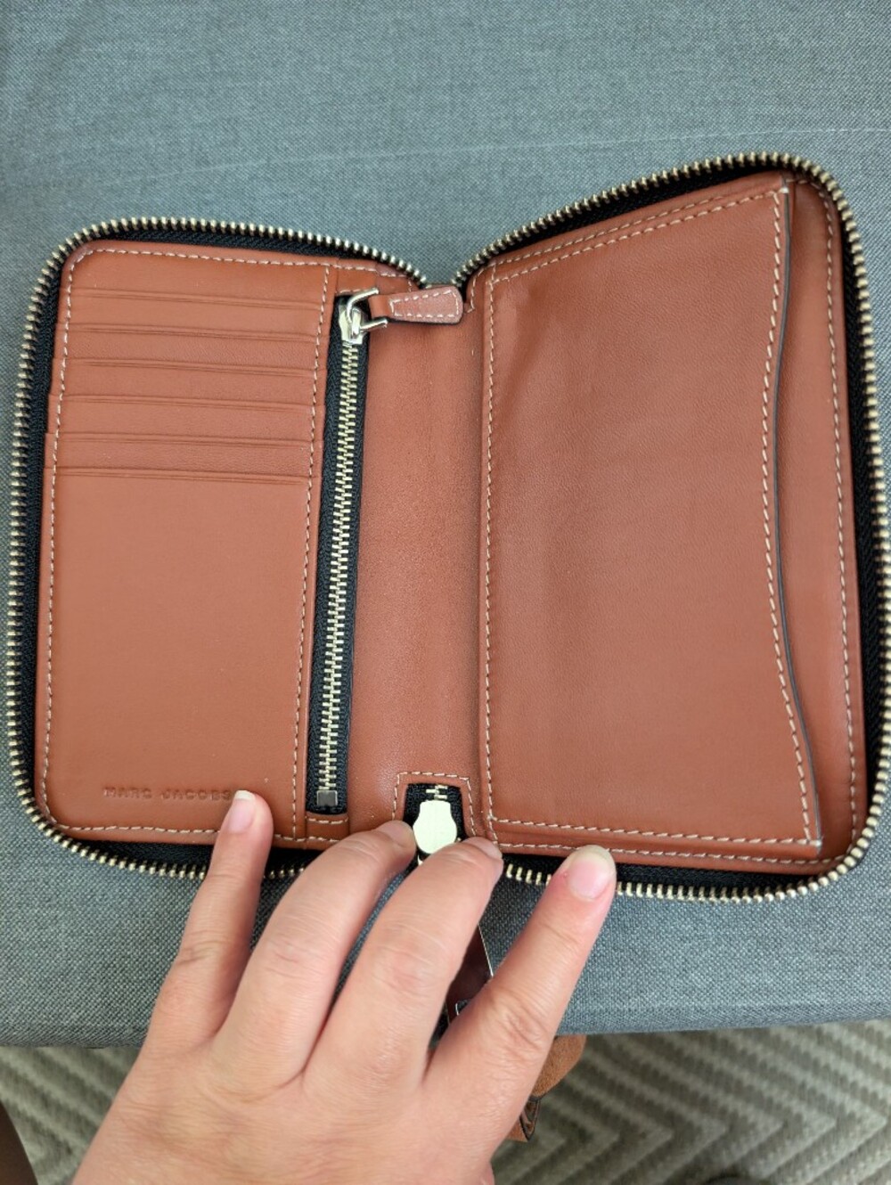 Marc Jacobs Compact Leather Zip Wallet in Cognac - Picture 4 of 4